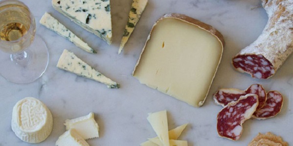 Pro Tips for Creating the Perfect Holiday Cheese Plate
